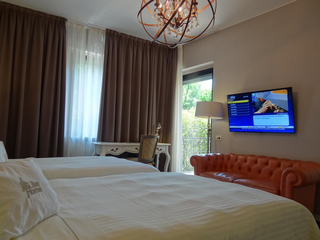 Like Home Boutique Hotel Azzano San Paolo Exterior photo