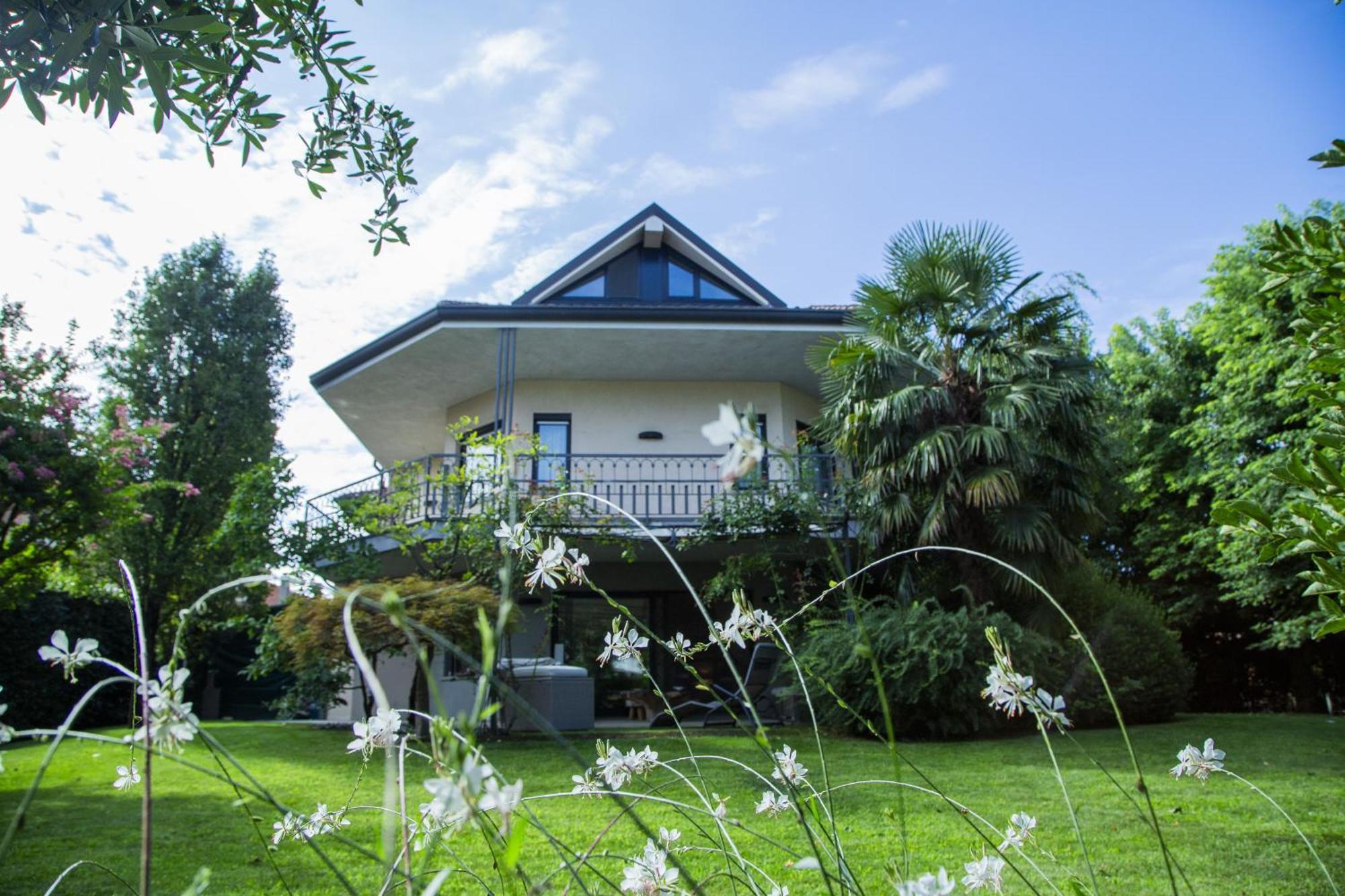 Like Home Boutique Hotel Azzano San Paolo Exterior photo