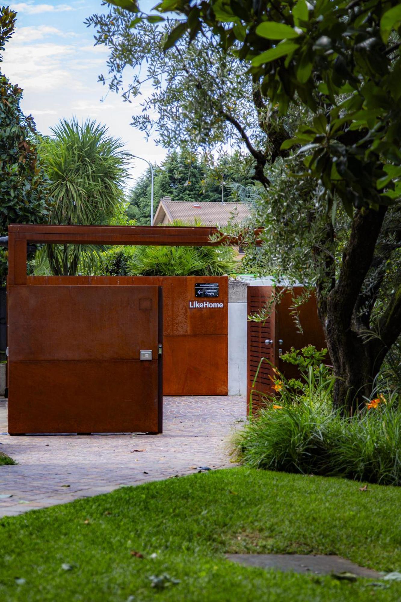 Like Home Boutique Hotel Azzano San Paolo Exterior photo