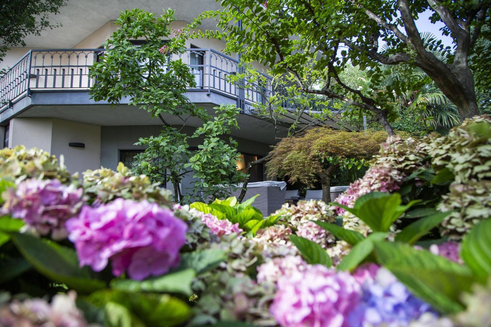 Like Home Boutique Hotel Azzano San Paolo Exterior photo