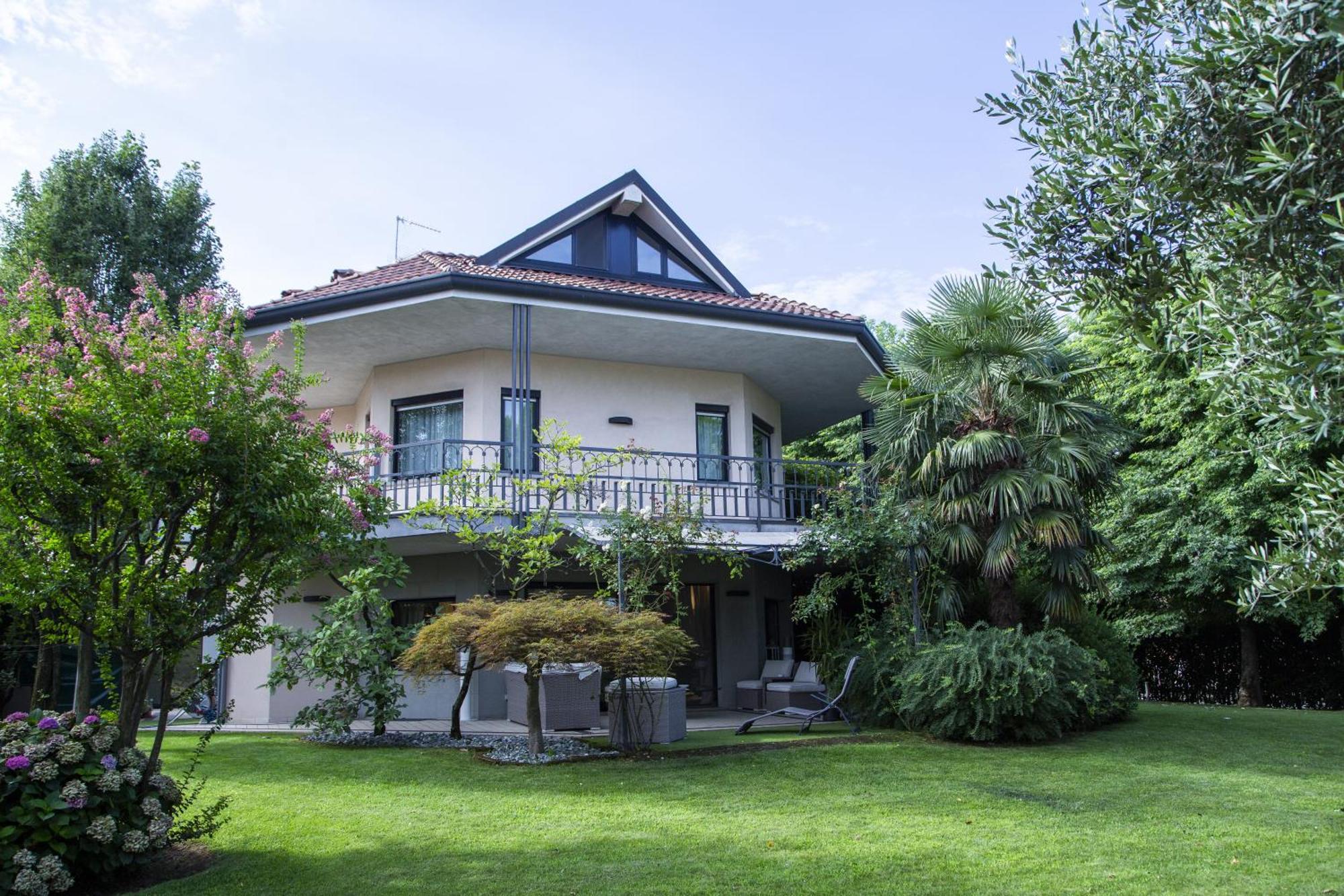 Like Home Boutique Hotel Azzano San Paolo Exterior photo