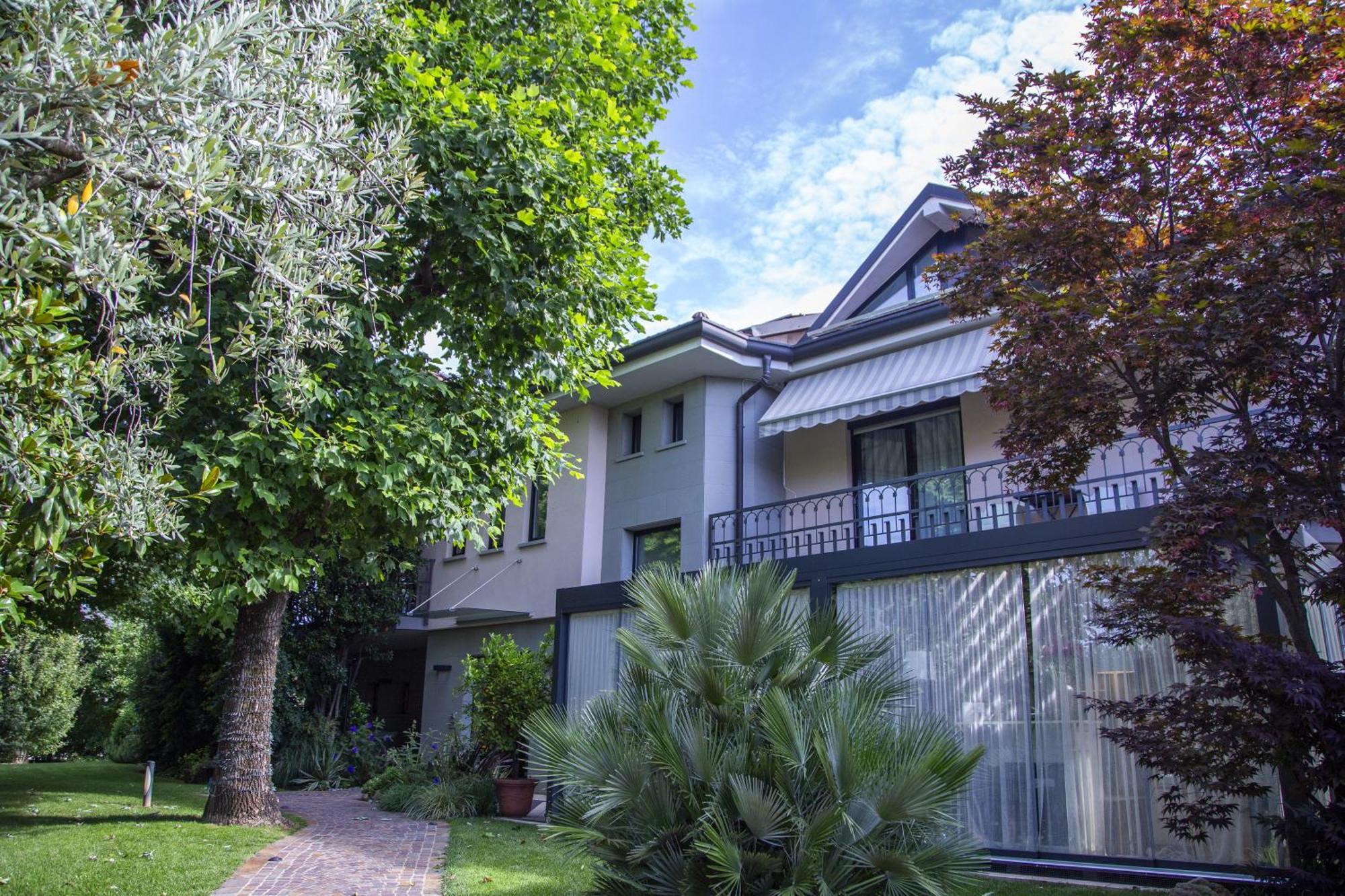 Like Home Boutique Hotel Azzano San Paolo Exterior photo
